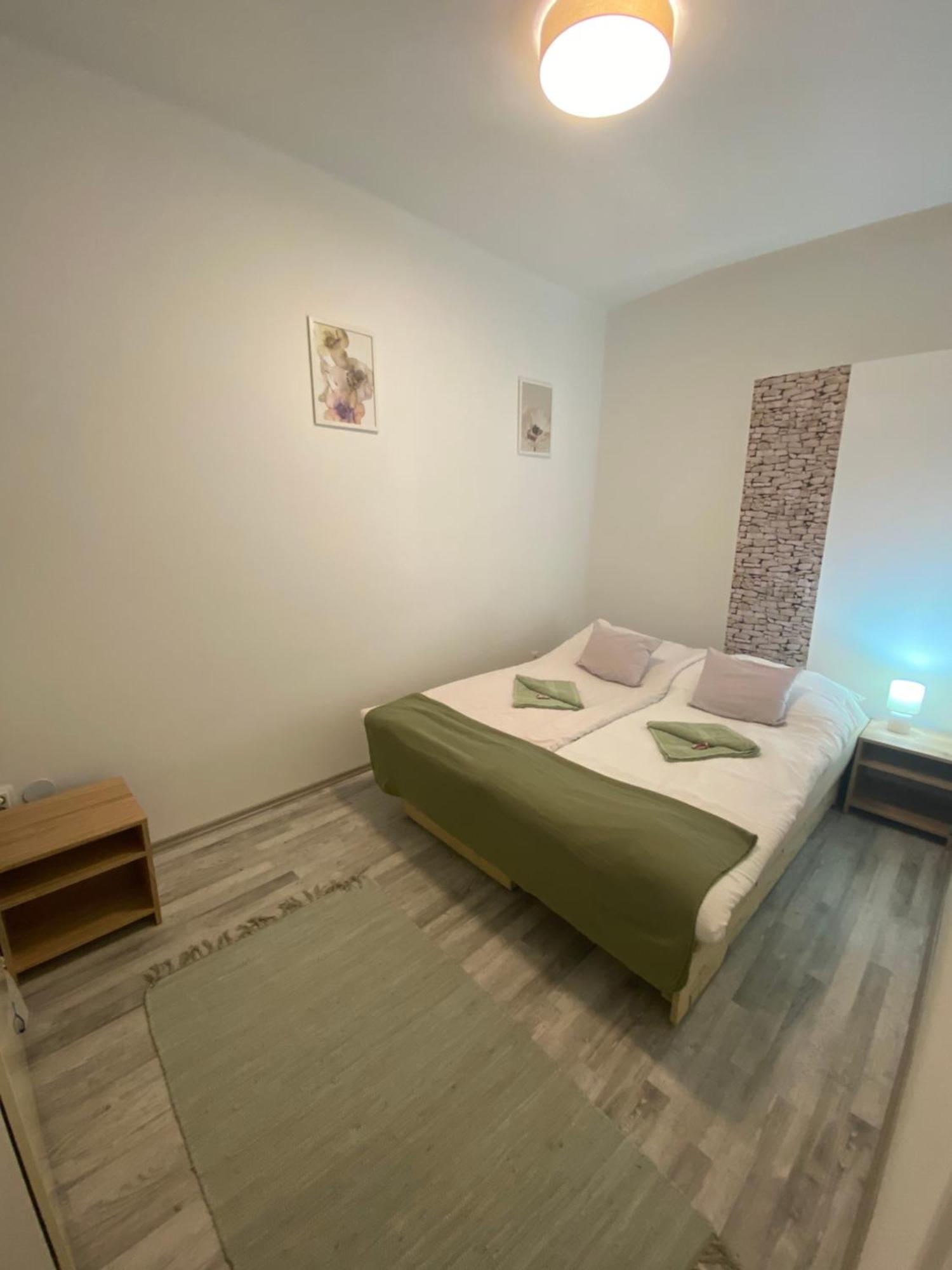 Katica Apartman Gyor Luaran gambar