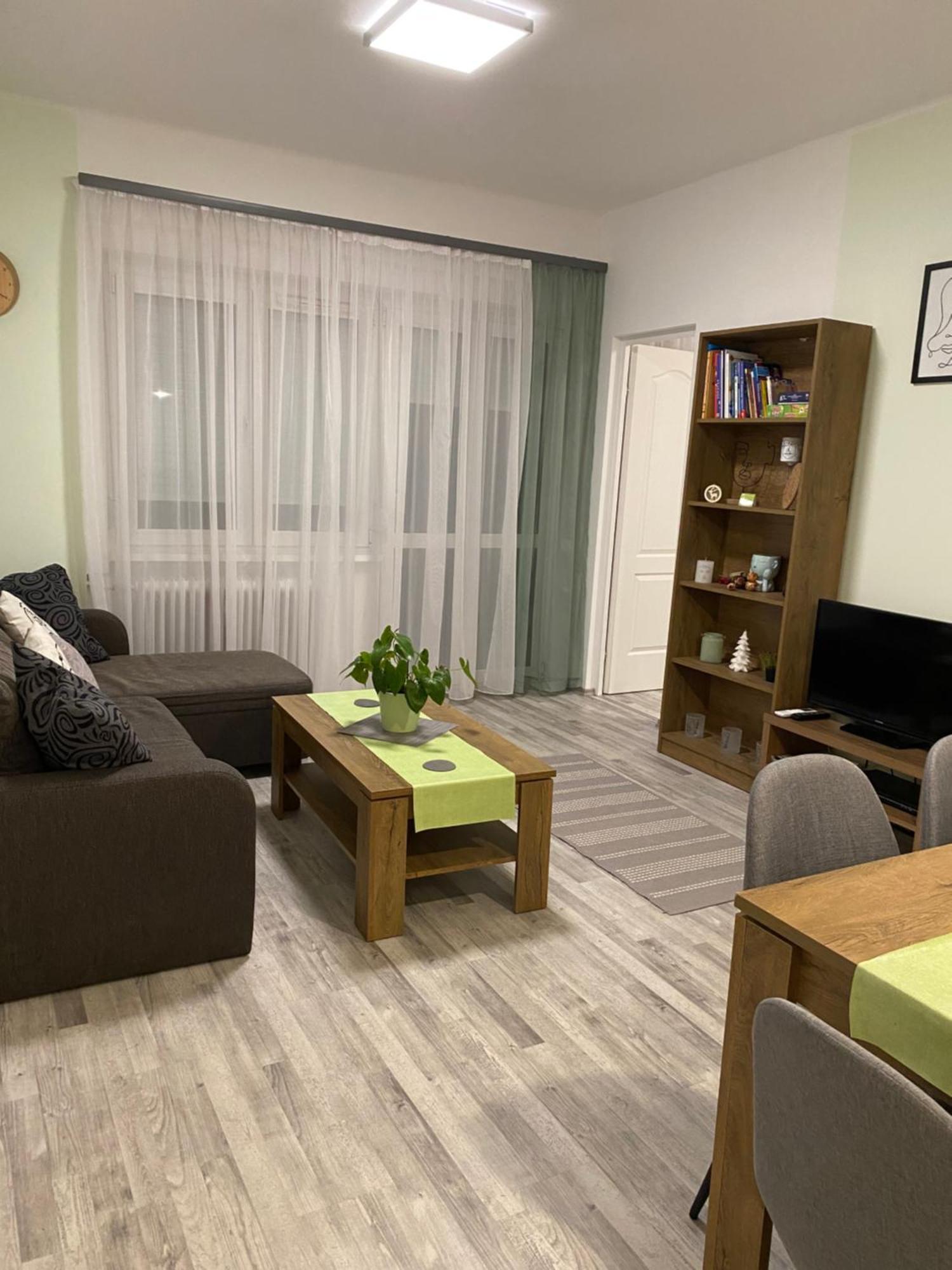 Katica Apartman Gyor Luaran gambar
