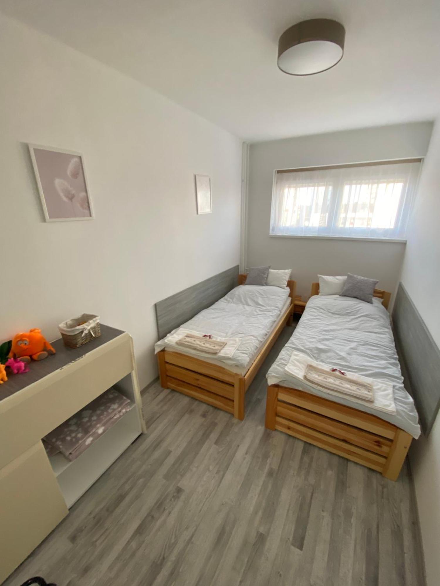 Katica Apartman Gyor Luaran gambar